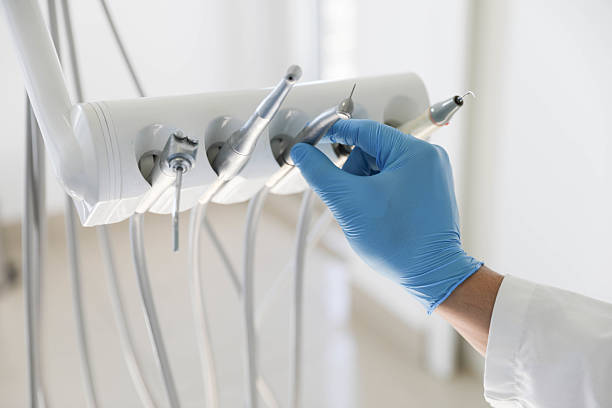 Professional Tooth Extraction technician working in Amherst, TX